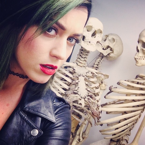 Katy Perry so zelenými vlasmi